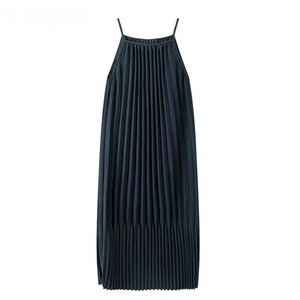 プリーツサスペンダーワンピース　21801