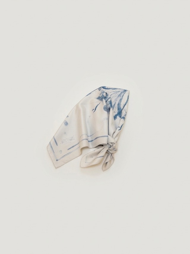 Plants Eye Reversible Scarf /  SILVER BLUE × WHITE BLUE
