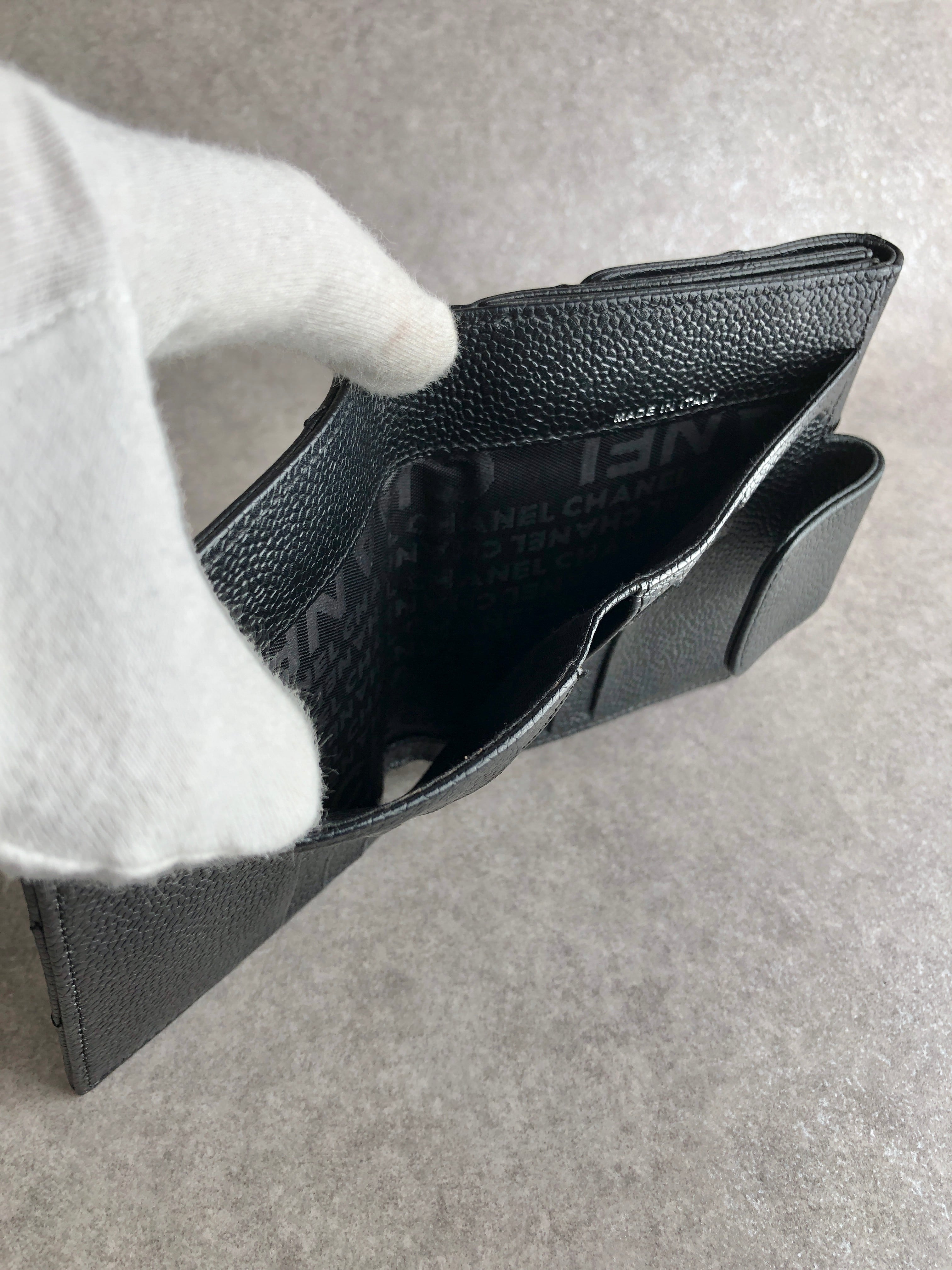 CHANEL シャネル チョコバー 財布 ブラック ロゴ キャビアスキン 二
