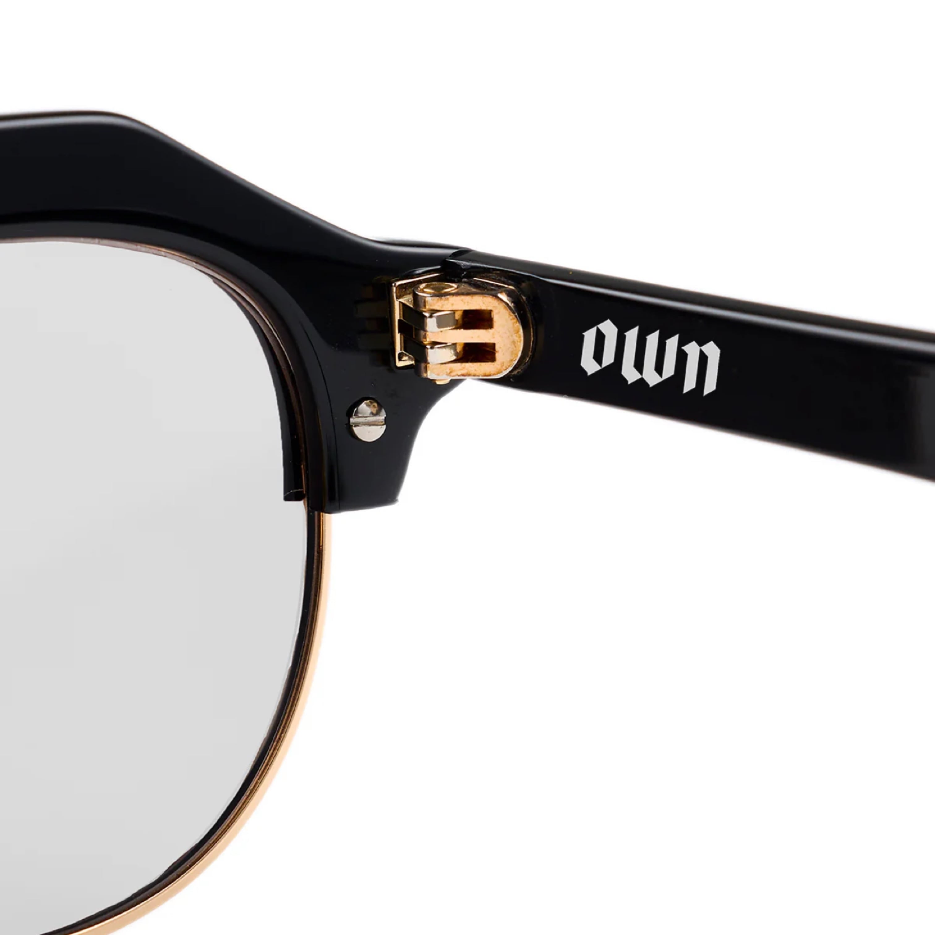 18 BLACK / CLEAR to GREY (調光) / OWN | SCENE REPORT