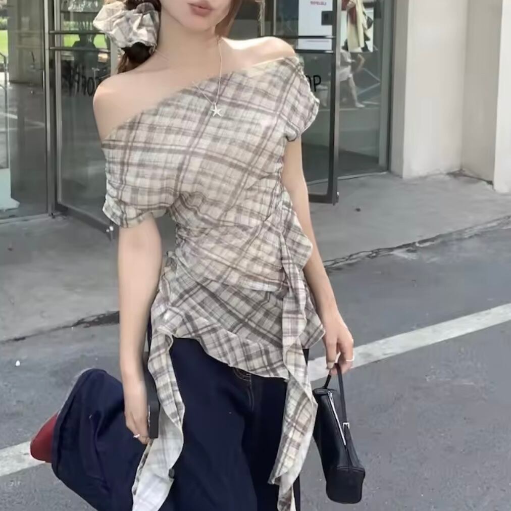 スパイシーヘムオフショルトップス