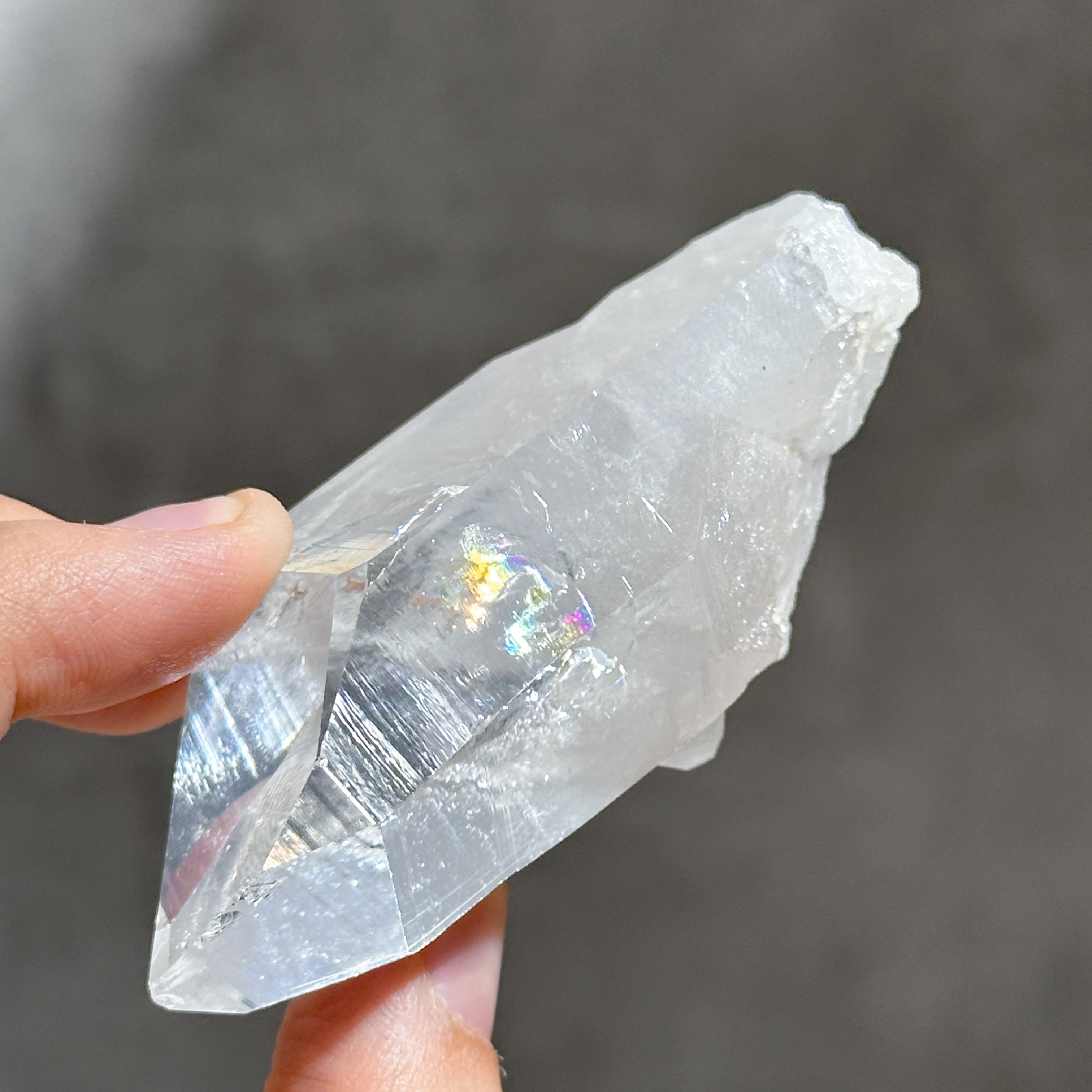 クリアクォーツ　水晶ポイント　天然石 天然クリアクォーツ（水晶）ポイント 天然石パーツ (M)◇アクセサリー