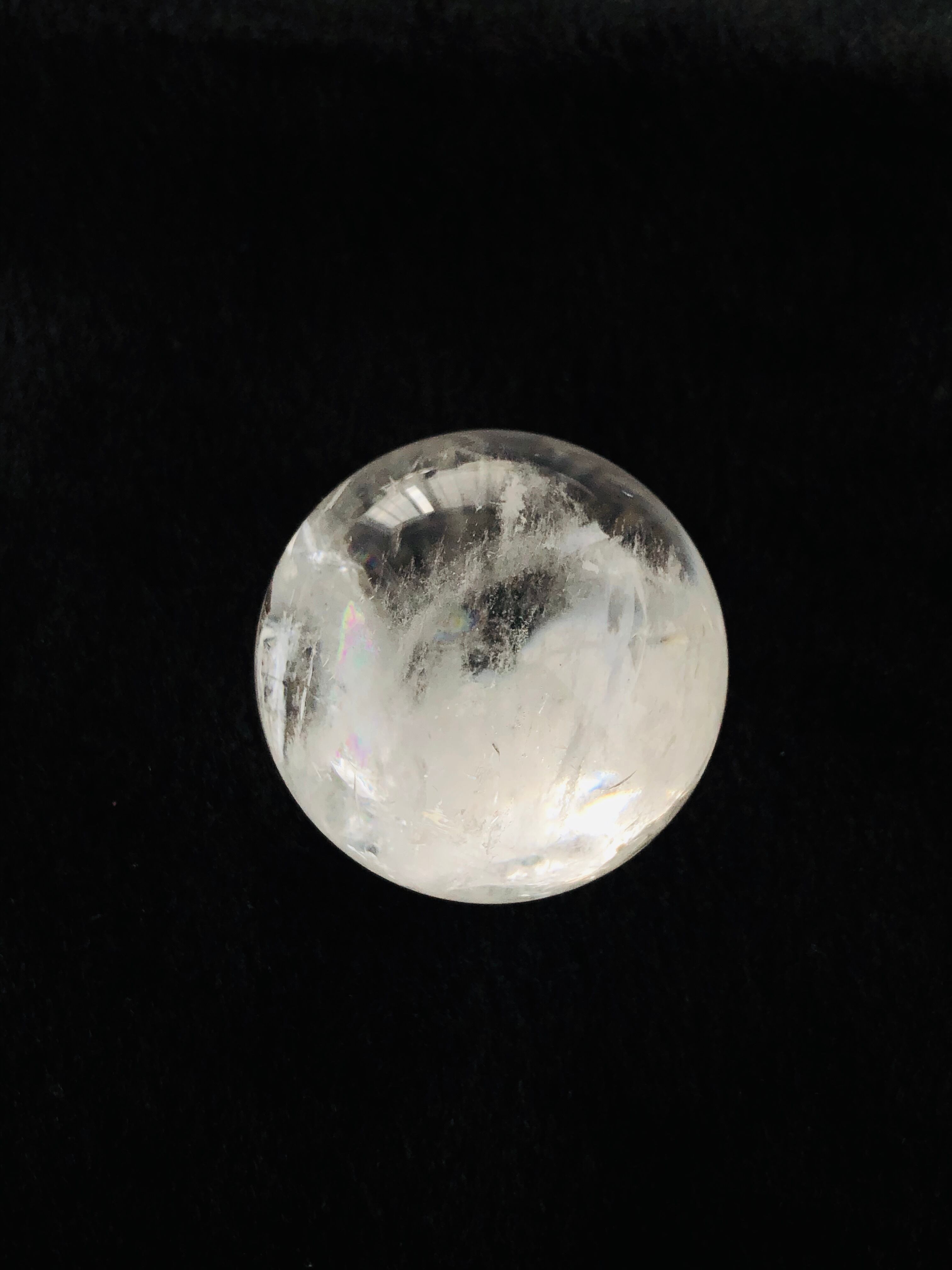 幸せを呼ぶ♡虹入り水晶の丸玉（50mm） | 虹色の星