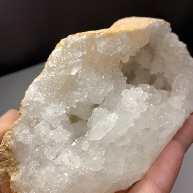 2.フローライトハリネズミの隠れ家・モロッコ産ジオード