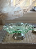英国アンティーク グリーン グリーンガラスのケーキスタンド コンポティエ 緑色 1940年代 インテリア小物 撮影小物 店舗什器