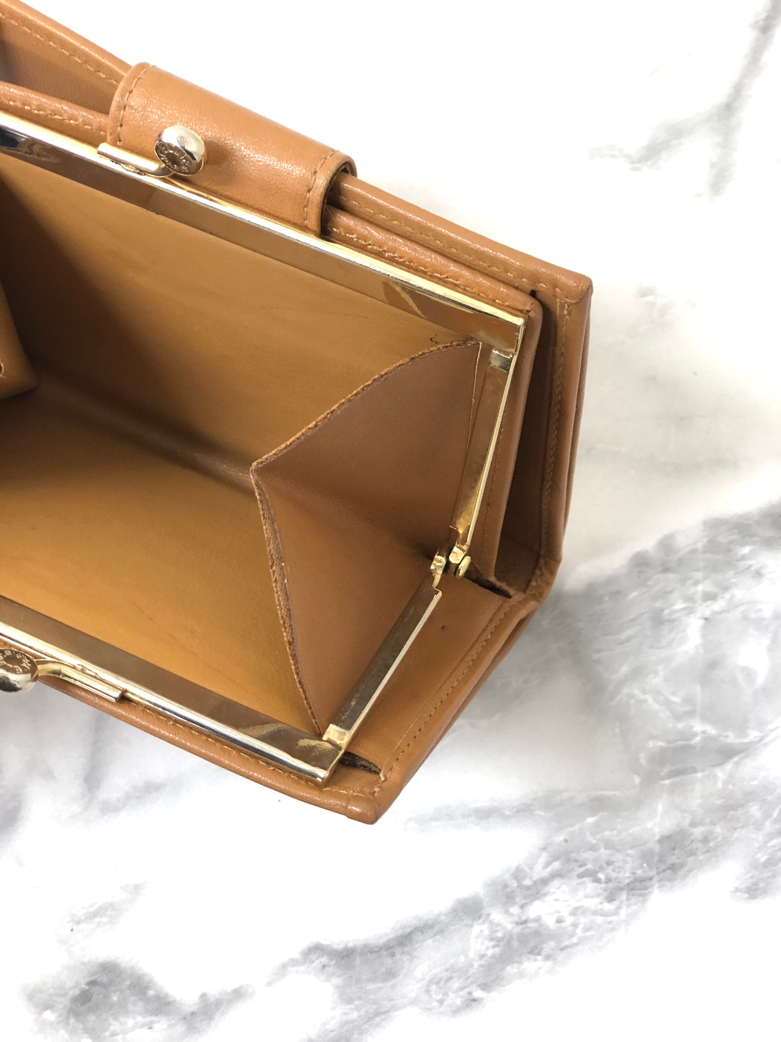 CELINE セリーヌ マカダム 財布 ベージュ ブラゾン レザー 二 CELINE セリーヌ マカダム 財布 ベージュ ブラゾン レザー 二