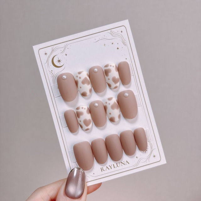 【#872】繰り返し使える【プレミアム】ネイルチップ15枚セット／モ〜モ〜うしこ／ミディアム オーバル／XY432