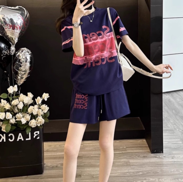 ツーピース セットアップ レディース トップス パンツ ボトムス ショートパンツ Tシャツ ショート 半袖 クルーネック ストリート ウエストゴム かわいい シンプル カジュアル おしゃれ かっこいい ラフ スポーティー ガーリー 存在感 キュート ベーシック アクティブ ロゴ 春 夏 秋 ロングシーズン 部活 アウトドア ジム 公園 休日 スポーツ ダンス 韓国 オルチャン コーデ 楽ちん プチプラ インスタ映え S M L XL 2XL 小さいサイズ 大きいサイズ ネイビー ベーシックカラー