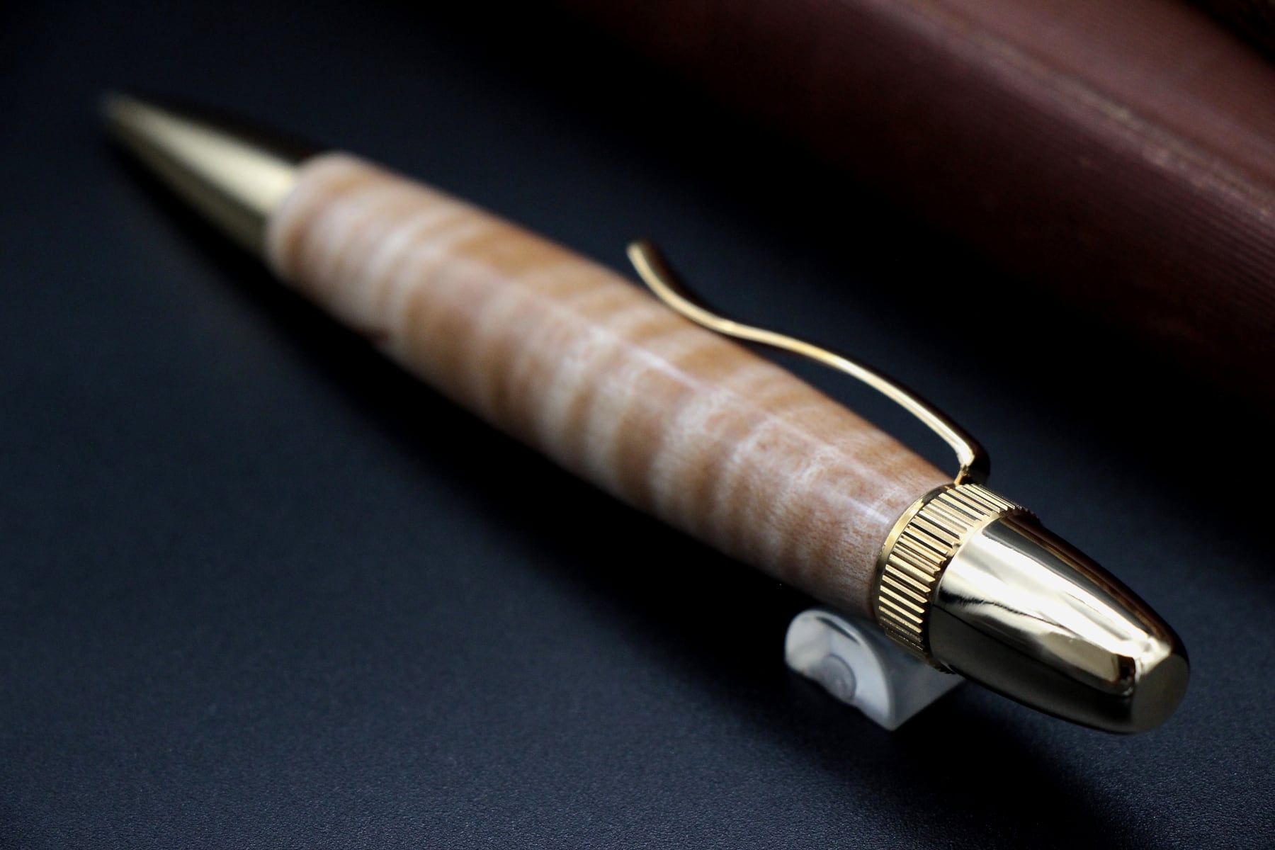 いろはもみじ 紅葉 縮杢 グロス塗装&ゴールド金具・Chouette」木軸ペン