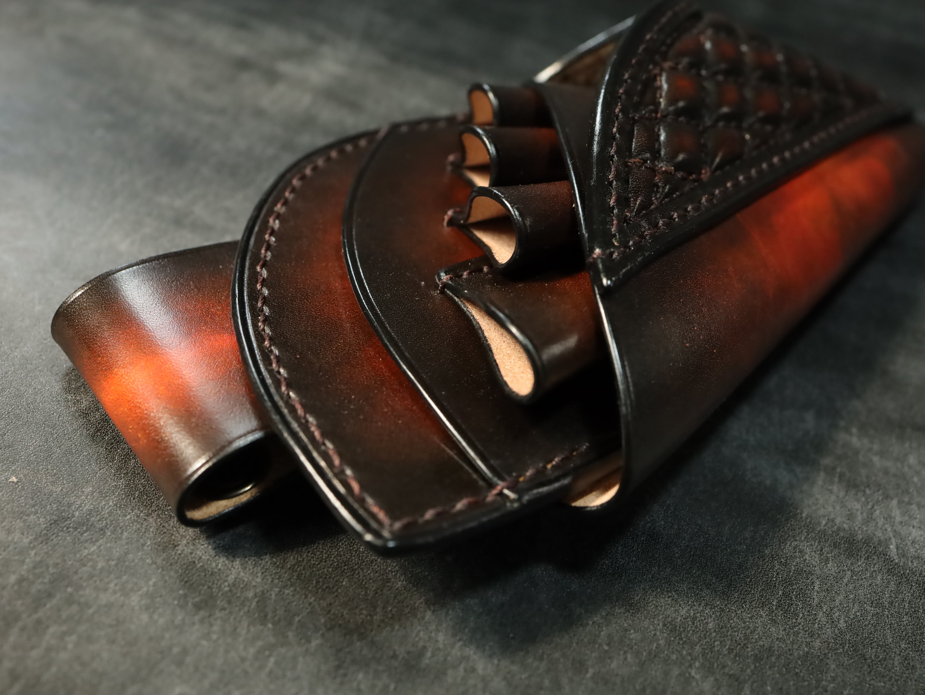 手染めアンティーク調ダークブラウンの軽量スリムシザーケース 手染めアンティーク調ダークブラウンの軽量スリムシザーケース