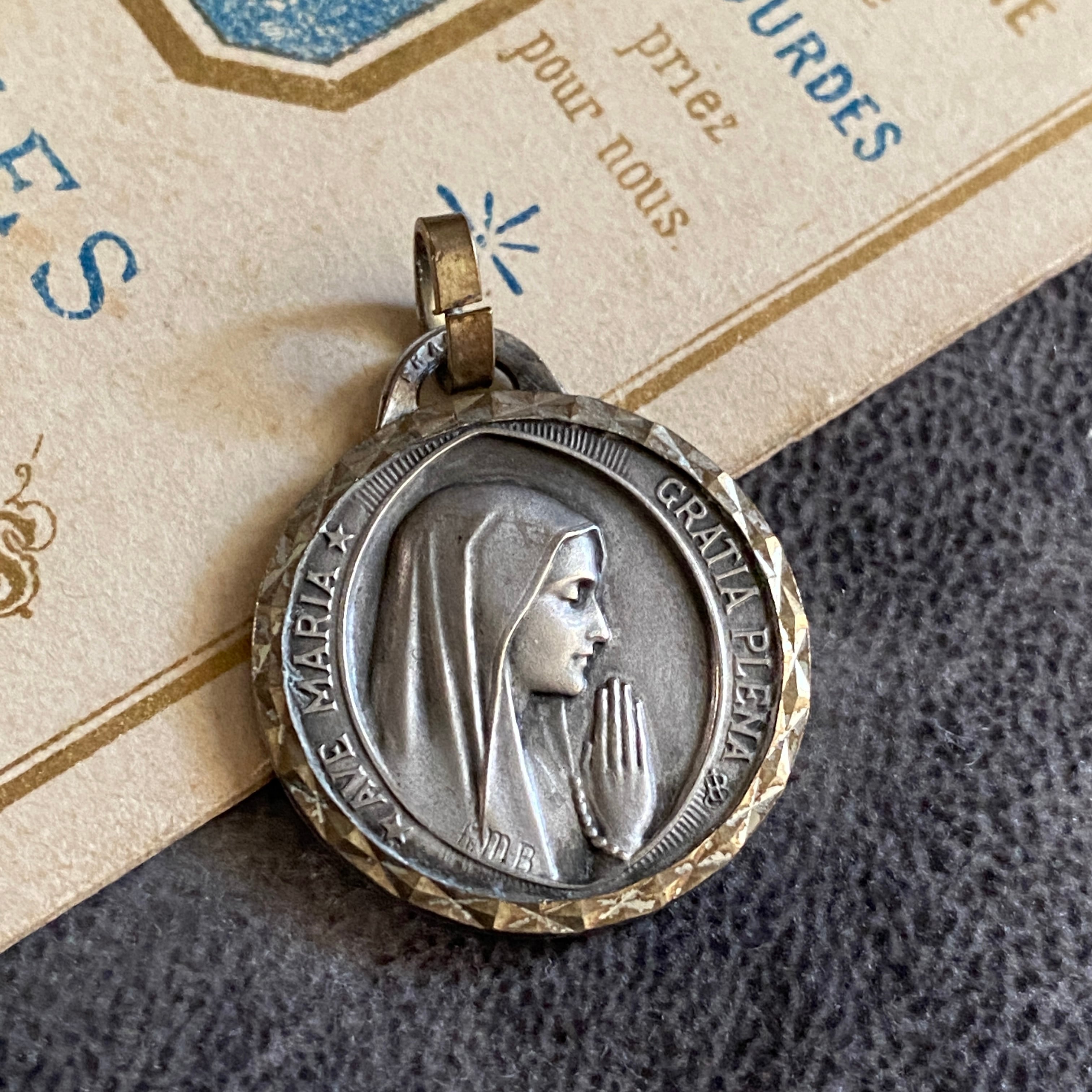 small✴︎祈りの聖母マリア【恵みがいっぱい】 | Antique medaille Mary