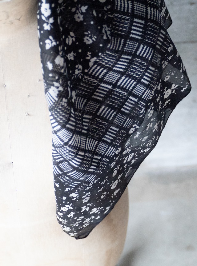unknown used floral and houndstooth pattern polyester scarf