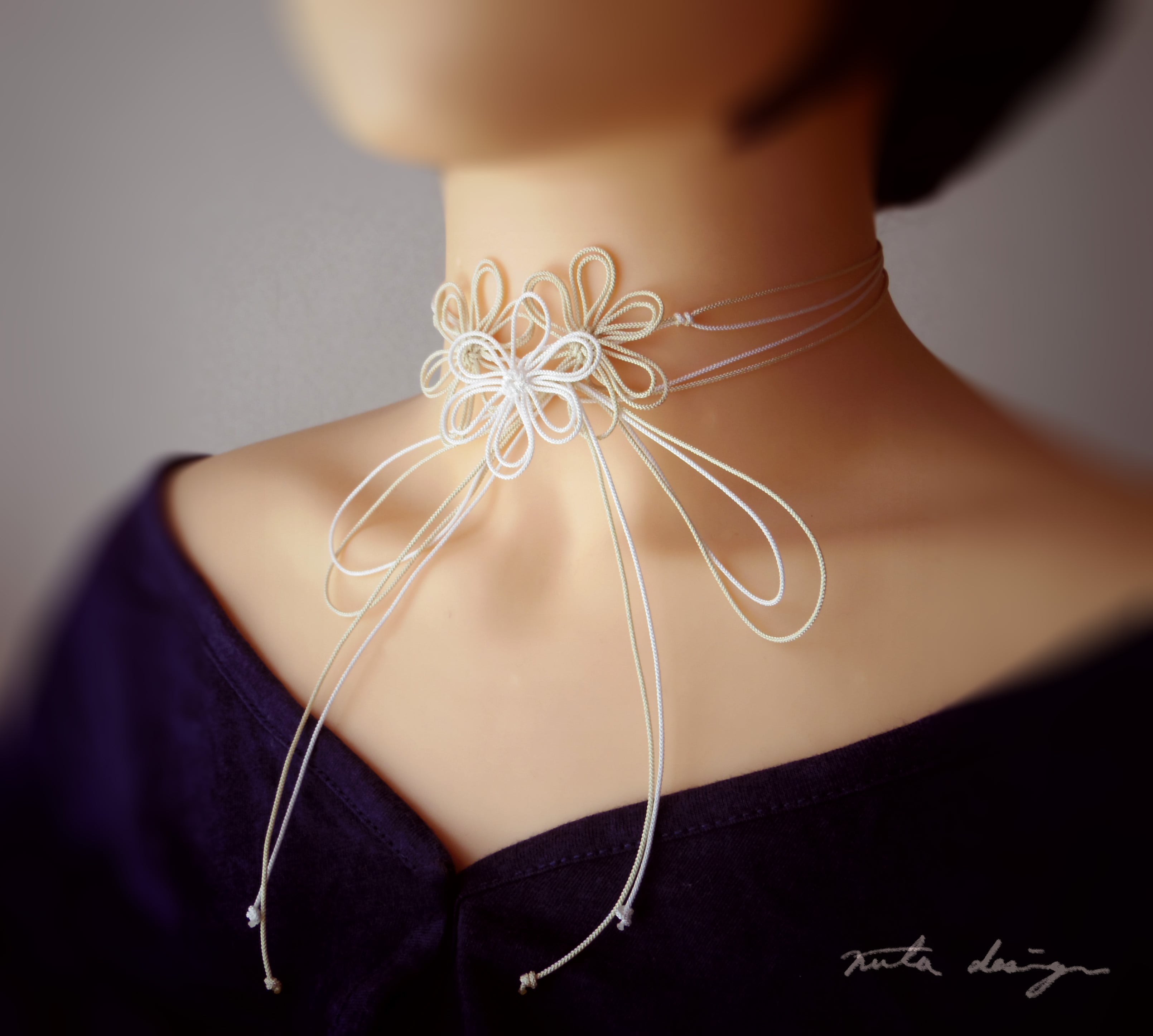 チョーカー「結晶ス、光」（白×アイボリー） | nuta design