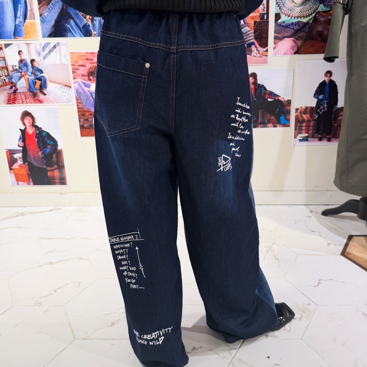 アウラアイラ AULA AILA GRAFFITI DENIM PANTS