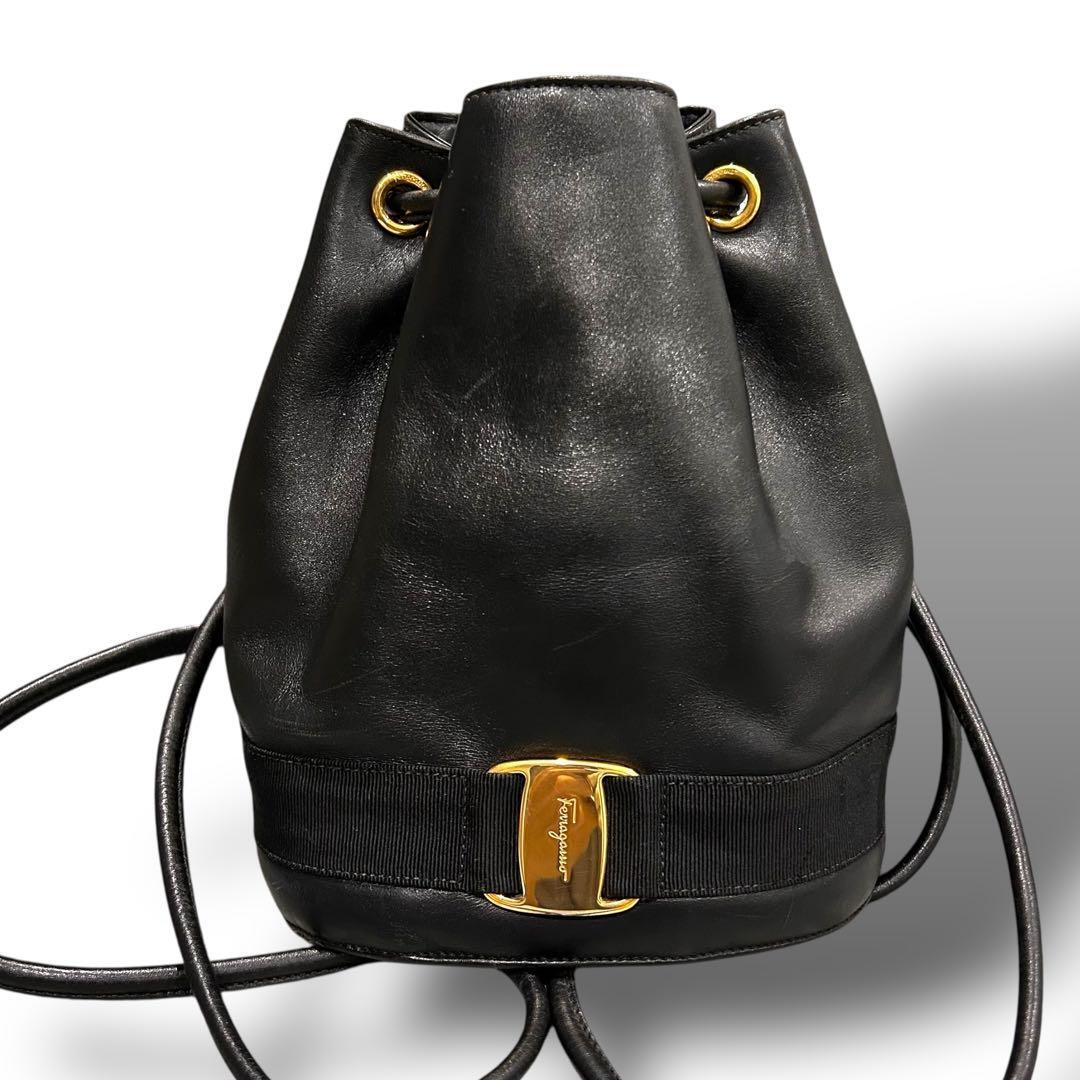 Salvatore Ferragamo フェラガモ リュック ブラック ヴァラリボン