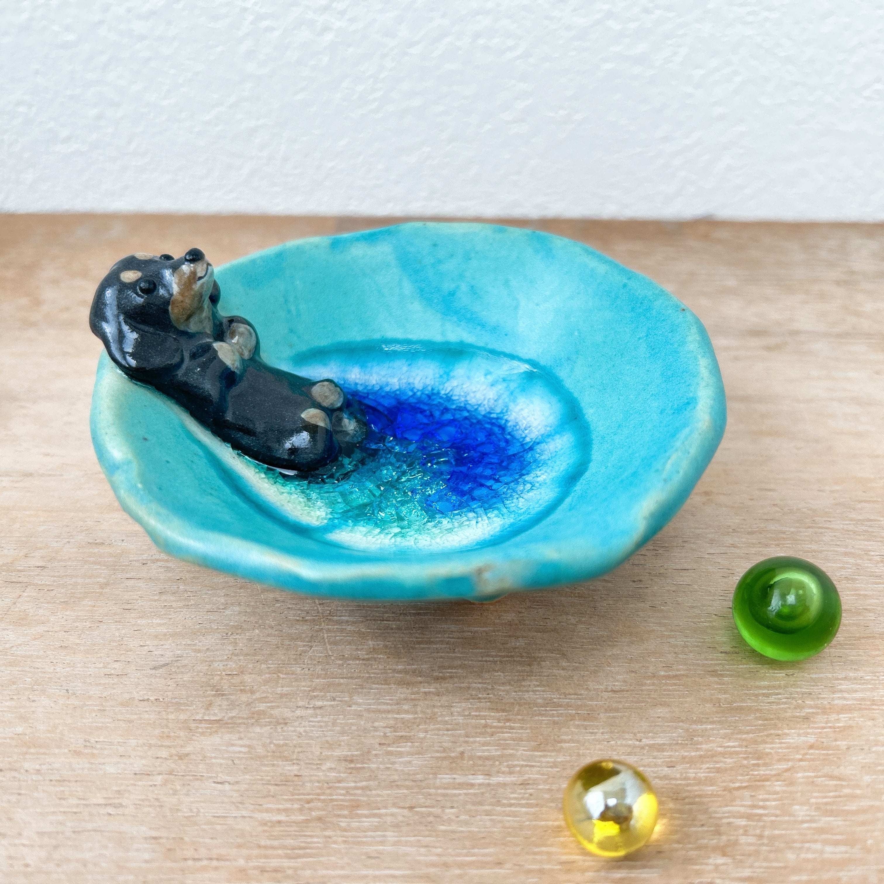 ガラスとトルコブルーの器(ダックスブラック) | 陶器のことり