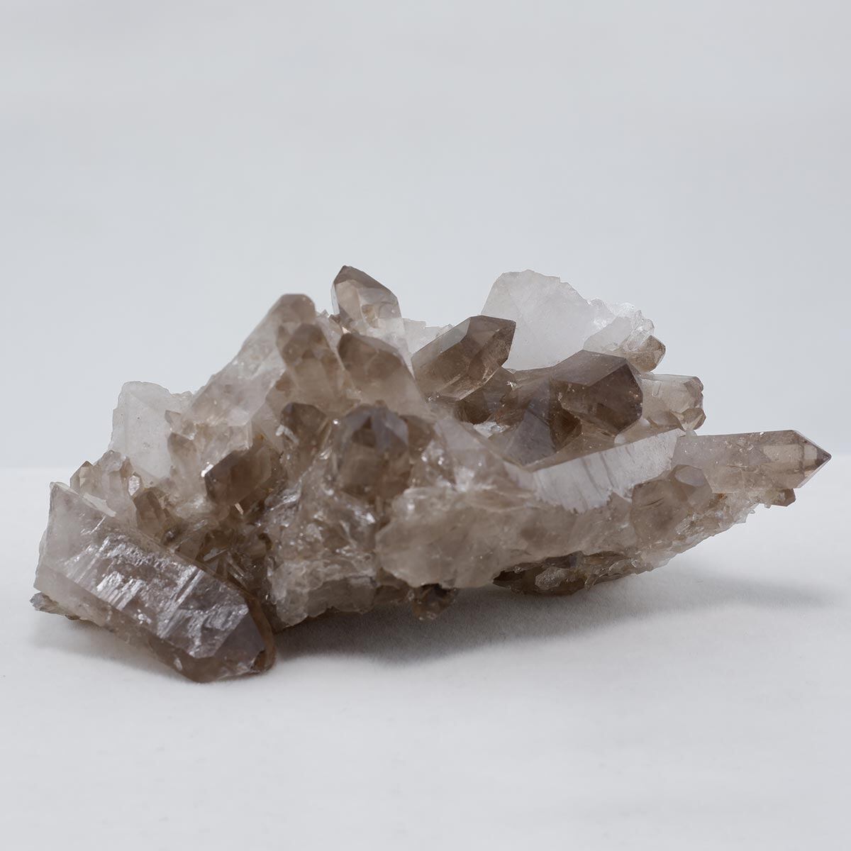 スモーキークォーツ クラスター ブラジル産 モリオン 黒水晶 原石 一点物 282-765