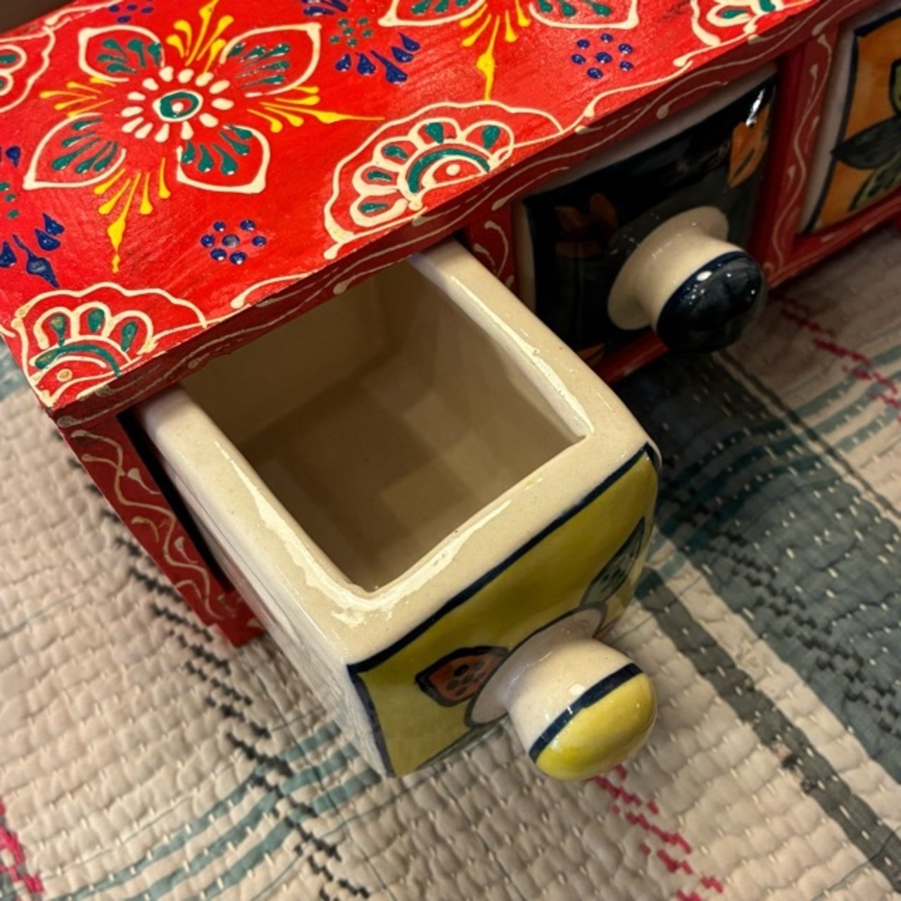 India Blue Pottery Mini 3-Drawer Unit　インド　ブルーポタリ3ドロワーチェスト　横型　レッド　引き出し　置物　玄関収納　メヘンディアート　鍵入れ　印鑑入れ　ハンドメイド