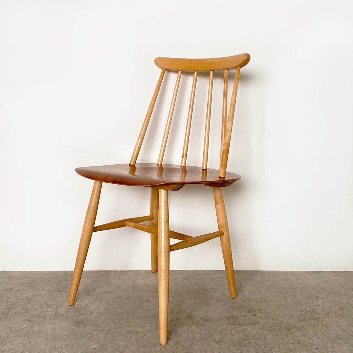 Fanett chair by Ilmari Tapiovaara / CH096 | situraeru