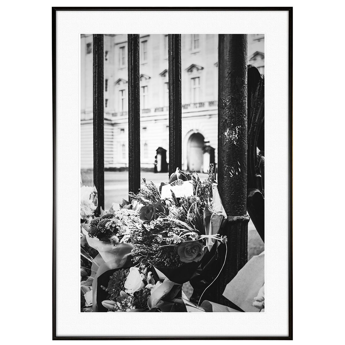 イギリス写真 ロンドン バッキンガム宮殿と献花写真 インテリア モノクロアートポスター額装 AS0738