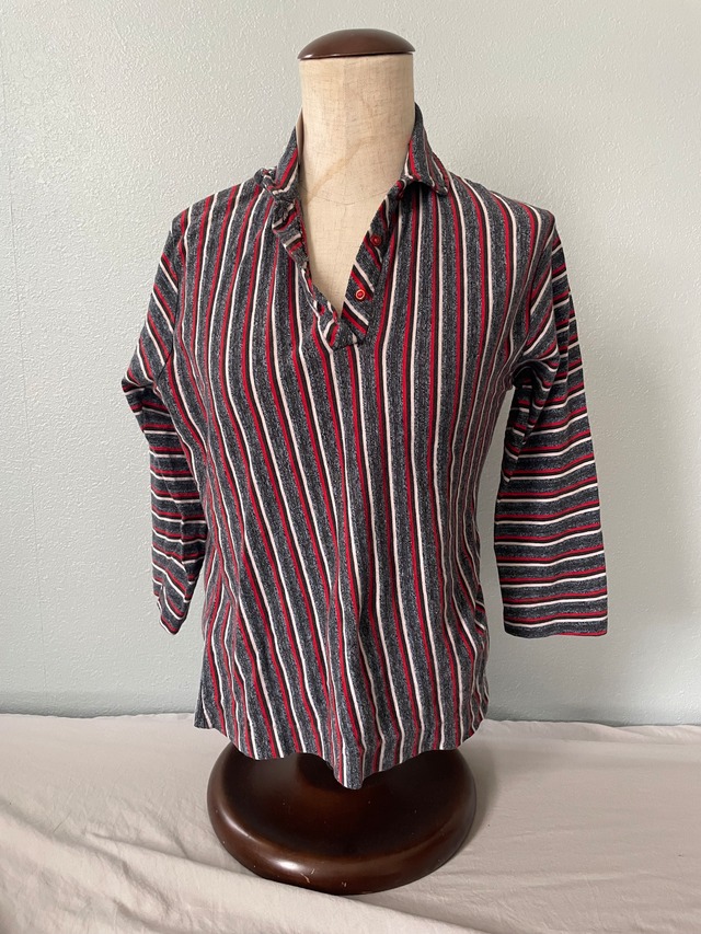 US 70s-80s border tops