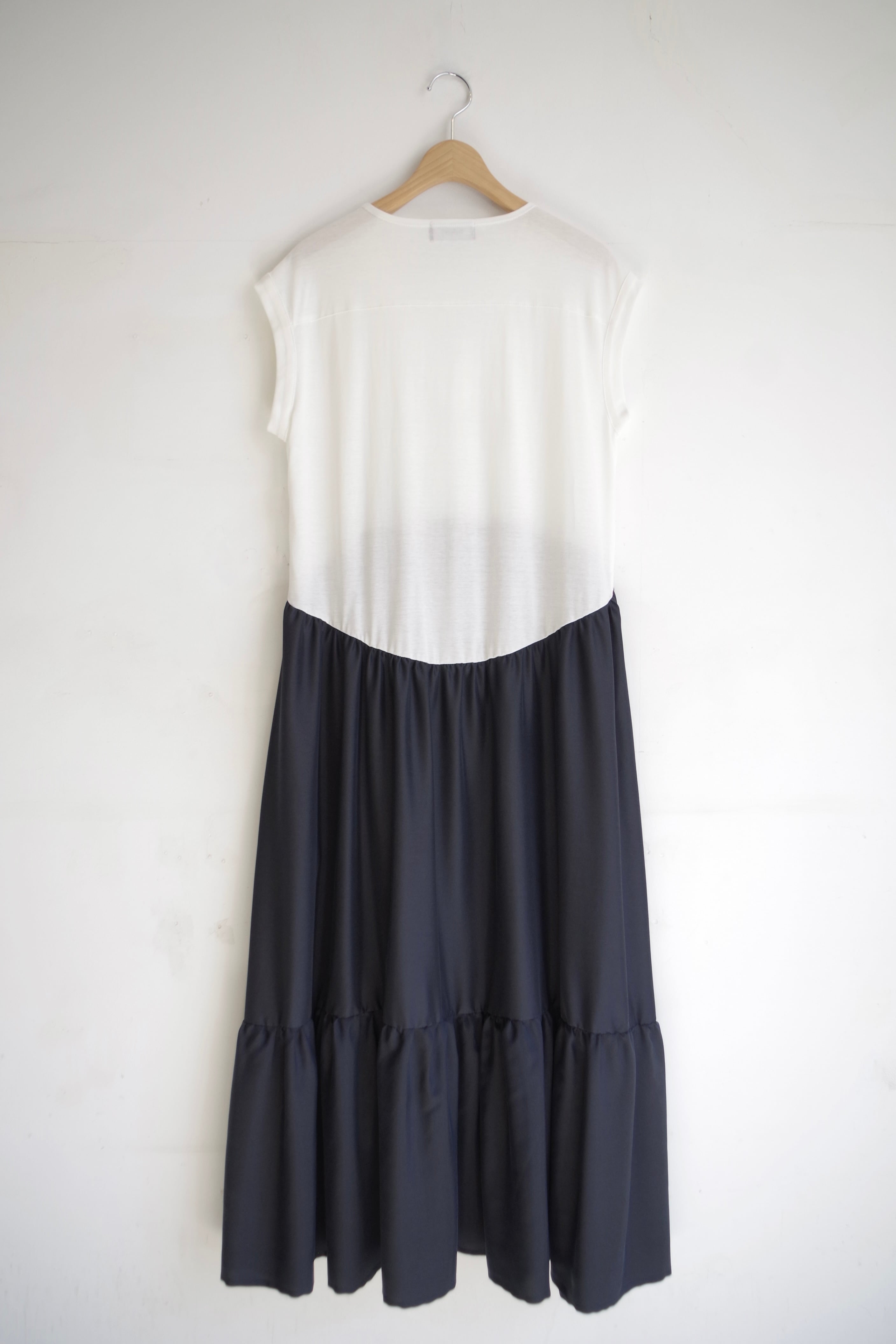 SINME Vネック C / S ワンピース オフ×ネイビー | 1F Store