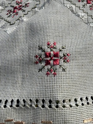 ウクライナ伝統手刺繍祭具タオル「ルシニク」　テーブルランナー