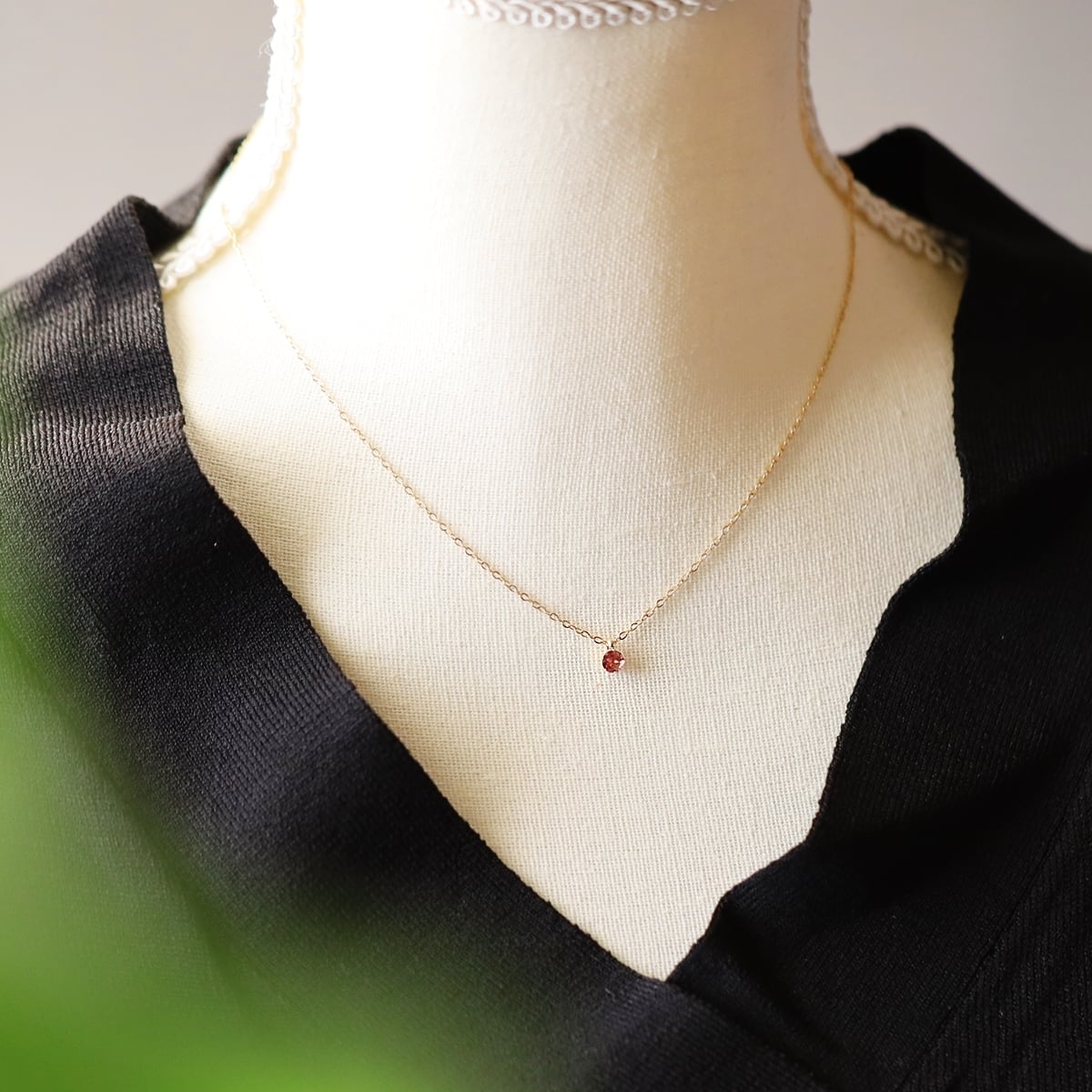 希少！カラーチェンジガーネットのひと粒ネックレス｜4mm｜つけっ