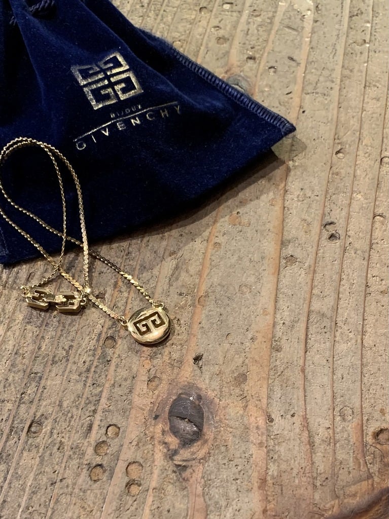 1990's Logo Design Necklace with Storage Bag "GIVENCHY"