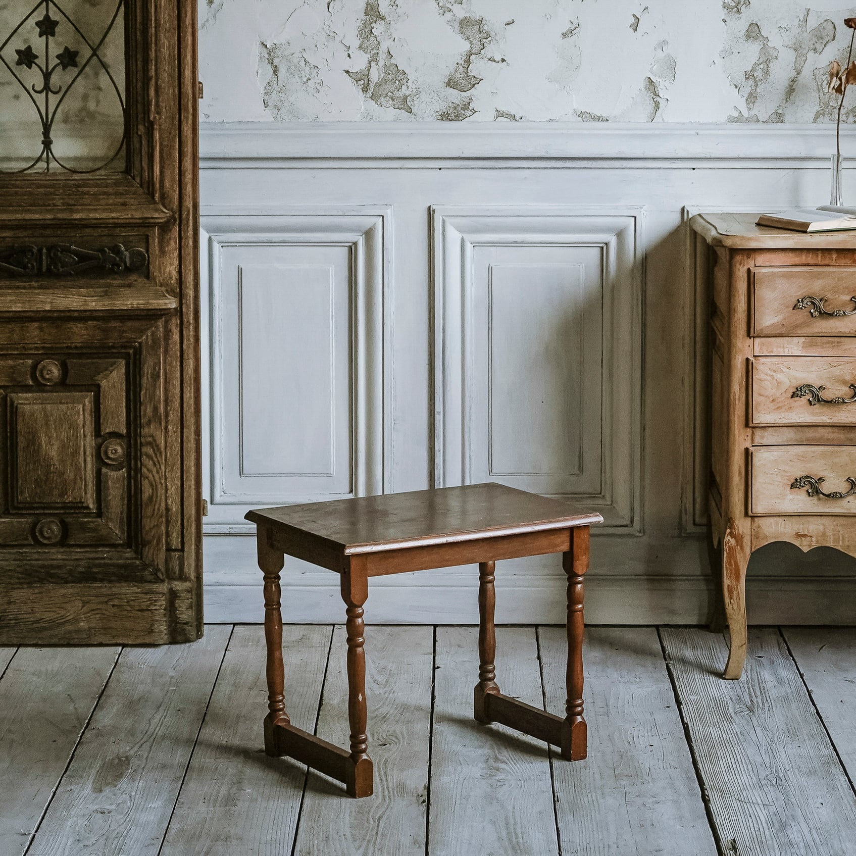 サイドテーブル/アンティーク/ディスプレイ/空間装飾/シンプル