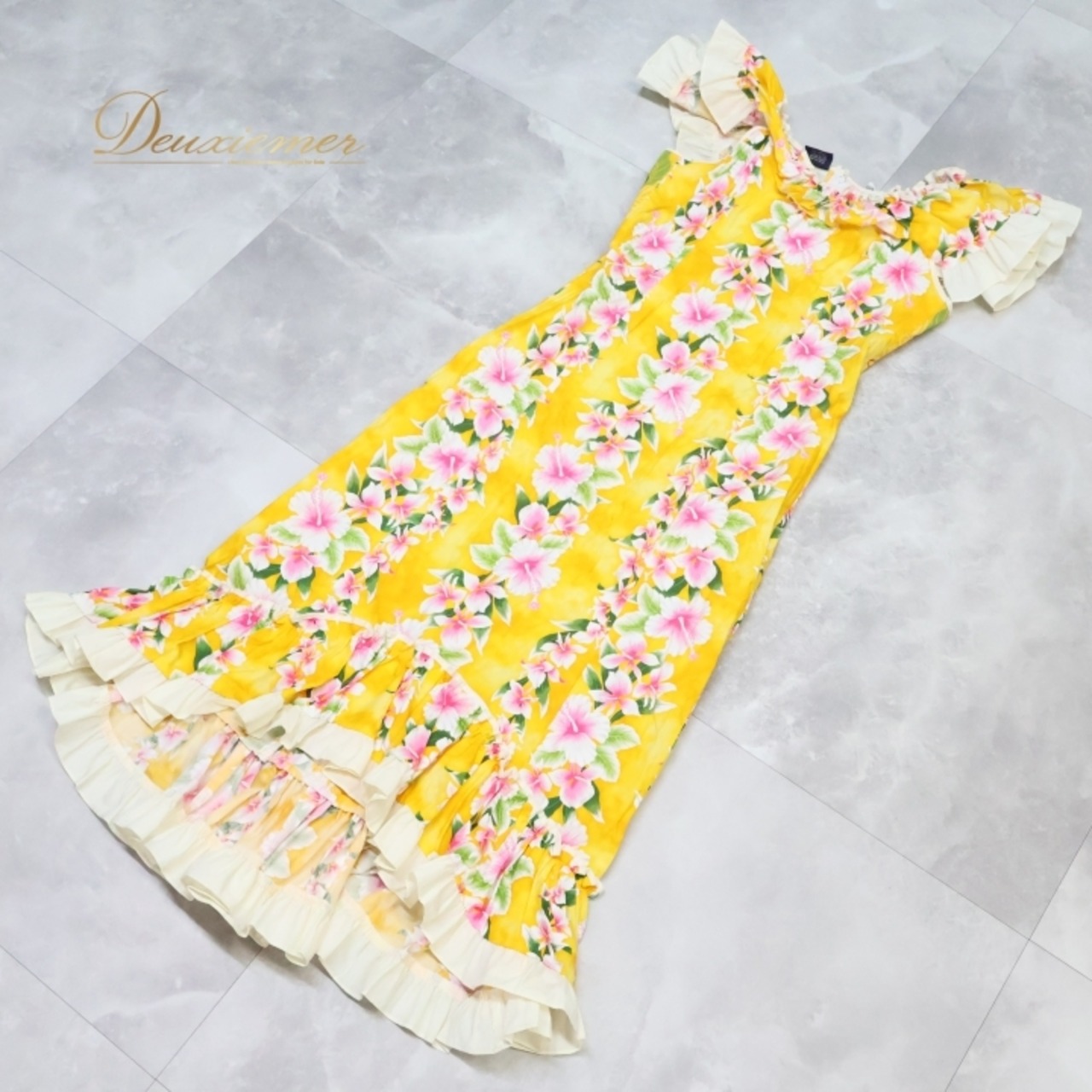 フラダンス 衣装 ワンピース ドレス Royal Creations イエロー系 ハワイ製 アシンメトリー フリル ハイビスカス柄 かわいい 華やか 鮮やか 明るい 元気 ハワイアン アロハ ハワイアンプリント フラ ダンス レッスン 練習 リゾート