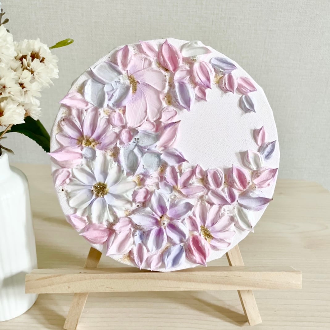 清花の月環」15㎝ 花のテクスチャーアート 三日月リース 壁掛け