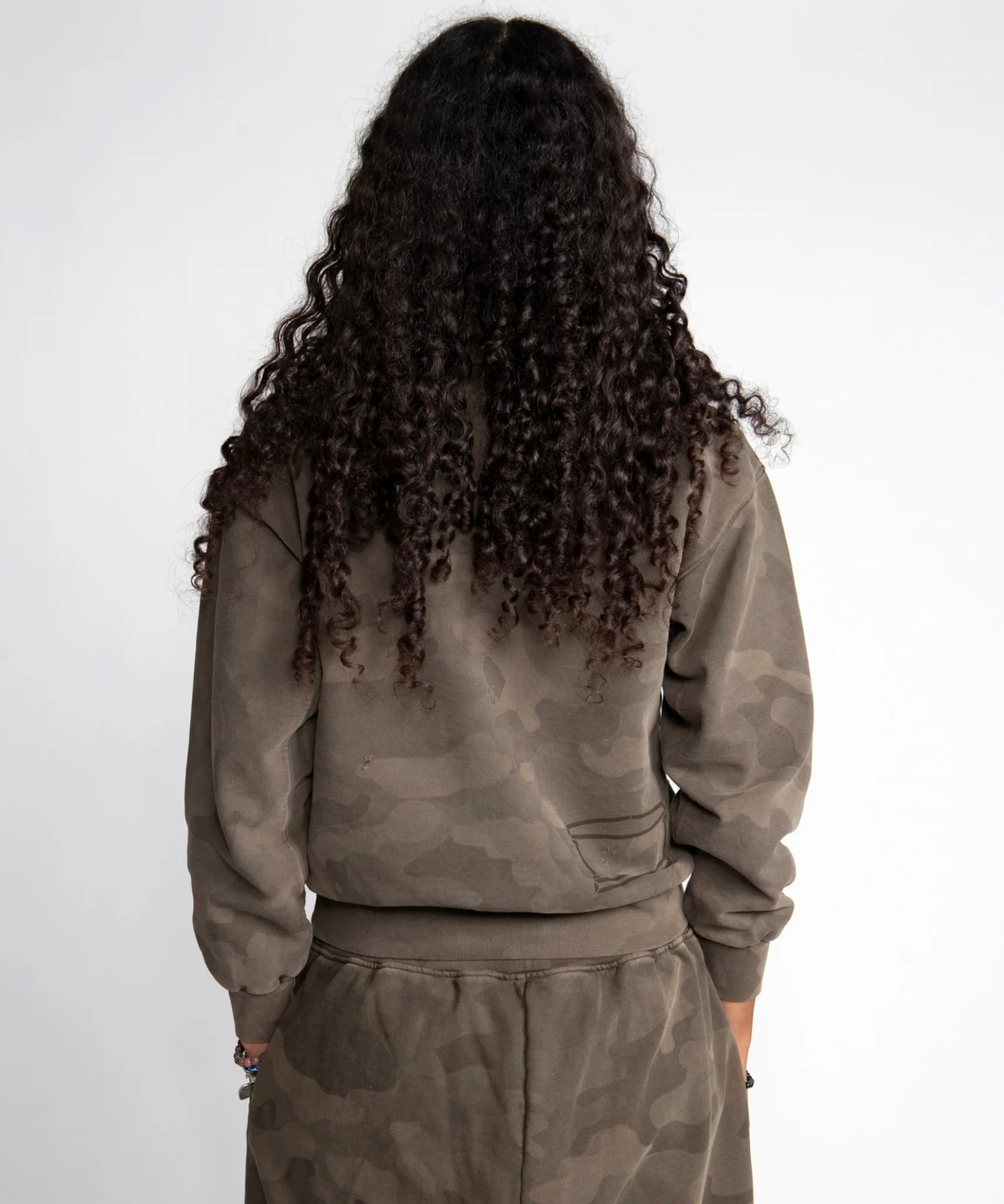 Aries / AR20900.02 AGED CAMO SWEAT (DARK OLIVE） | AfterSchool