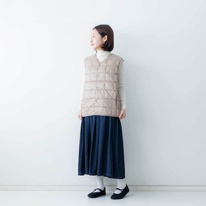 TAION　Vネック ダウンベスト