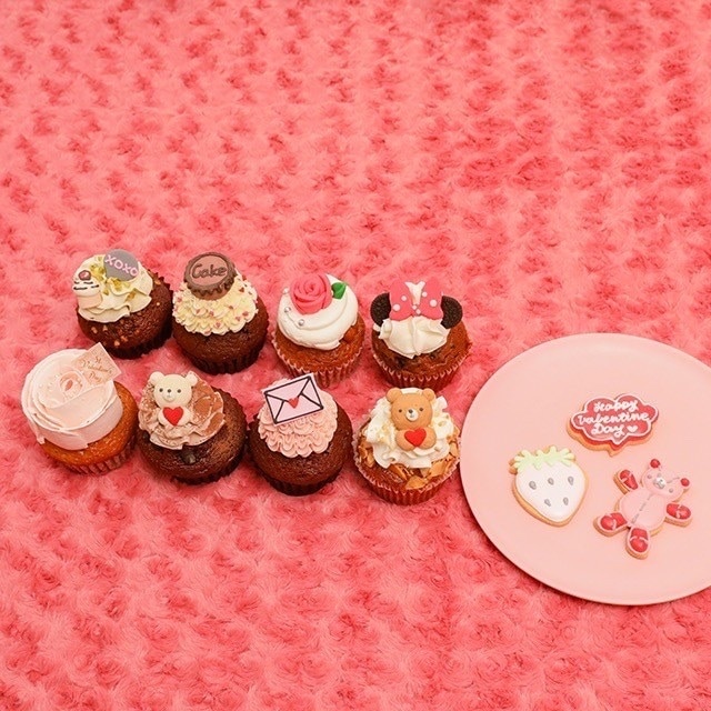 バレンタイン限定カップケーキ８個とアイシングクッキースペシャルセット