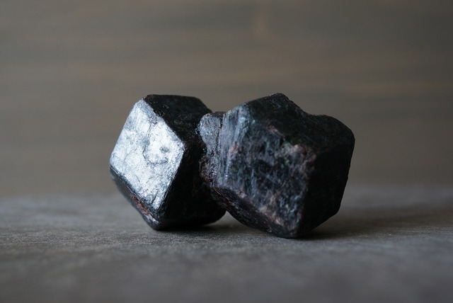 アルマンディン・ガーネット Almandine Garnet Twin 923