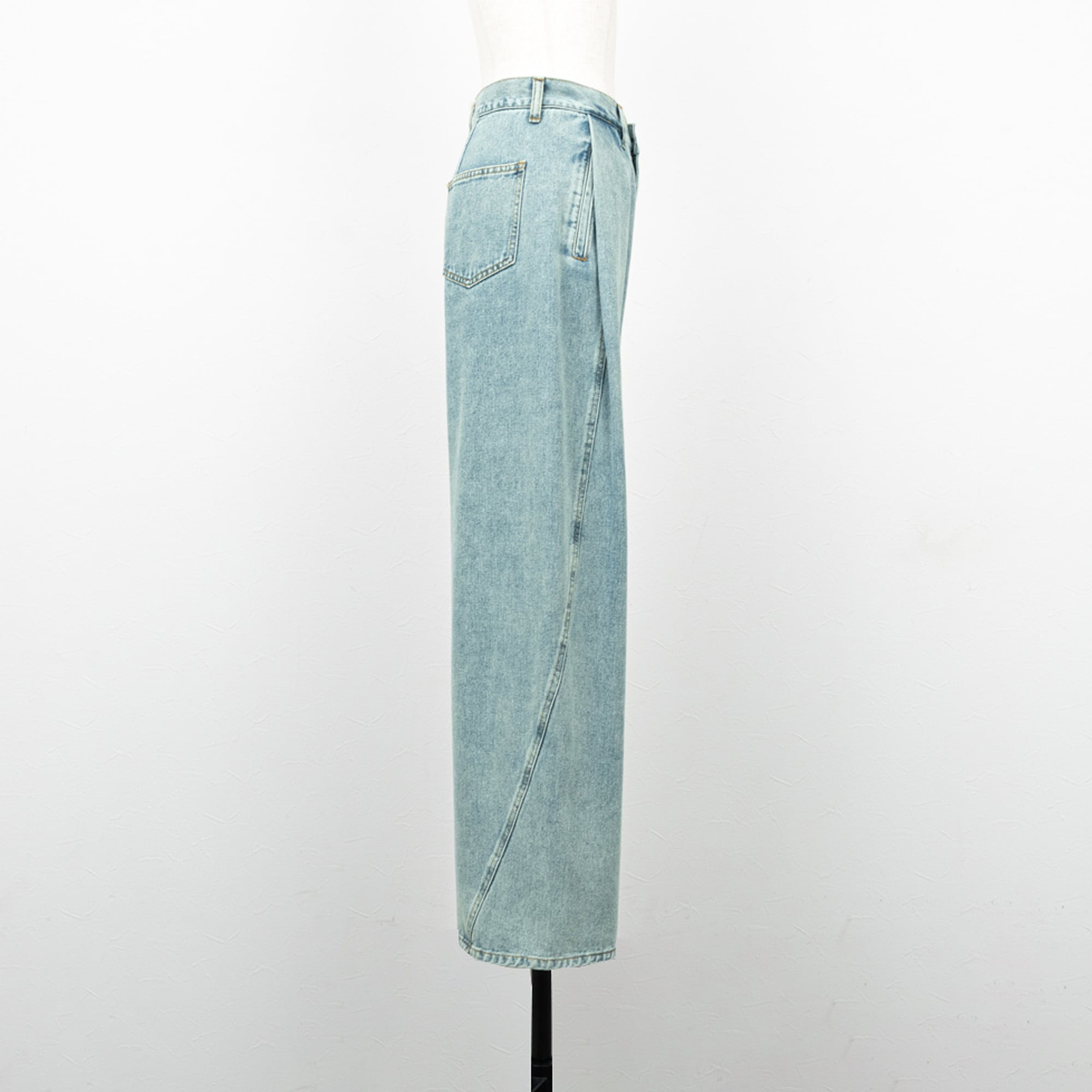 PASSIONE／パシオーネ】タックカーブデニムパンツ（ブルー） | La Himawari