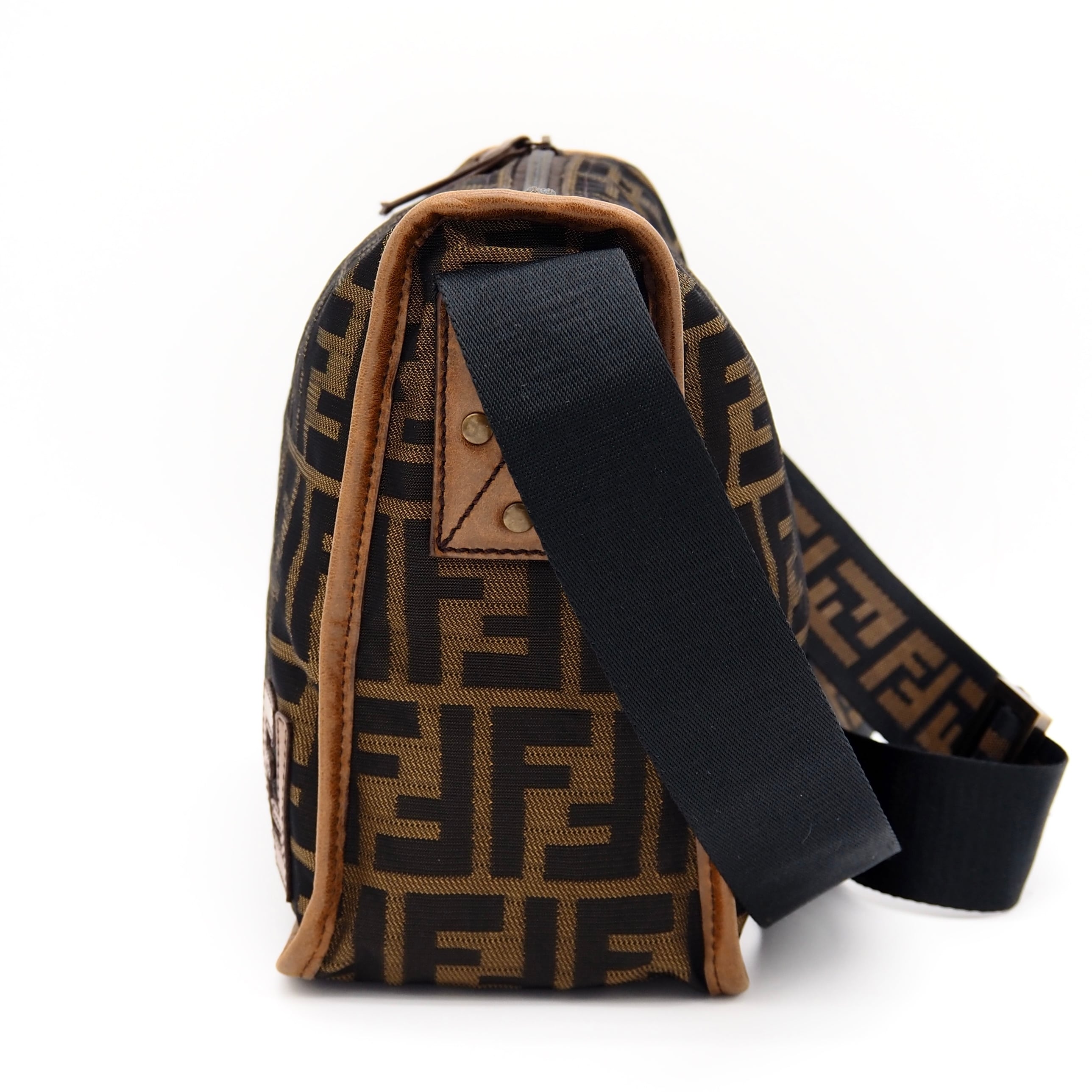 FENDI ショルダーバッグ ナイロンキャンバス ブラウン ズッカ