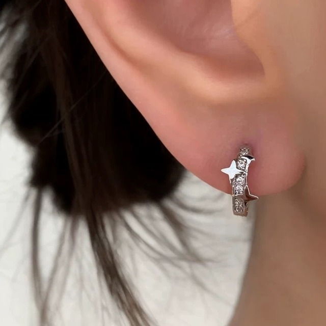 925sliver CZdiamond star pierce/シルバー925  CZダイヤモンド星キラキラピアス　大人かわいい　韓国アクセ　シンプルピアス　y2kアクセサリー　秋冬ピアス　おしゃれ　LL24102301