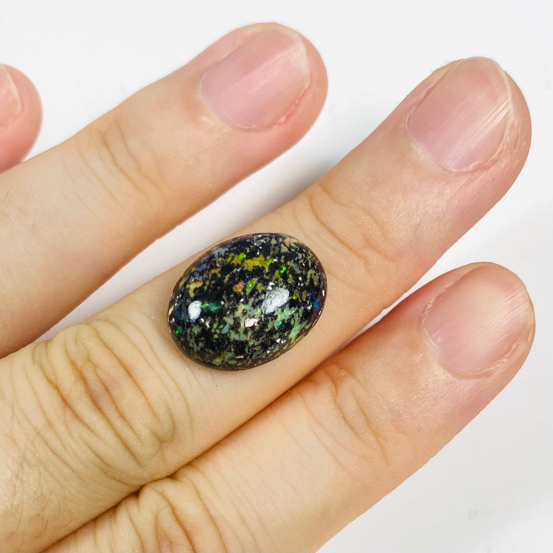 ヒョウ柄なオパール