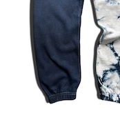 【裏起毛スウェットセットアップ】 藍染めタイダイスウェットパンツ くじら