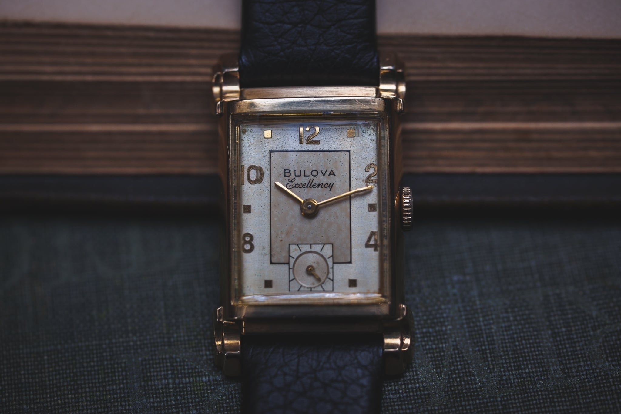 BULOVA】 1951 エクセレンシー アール・デコ様式 レクタンギュラー