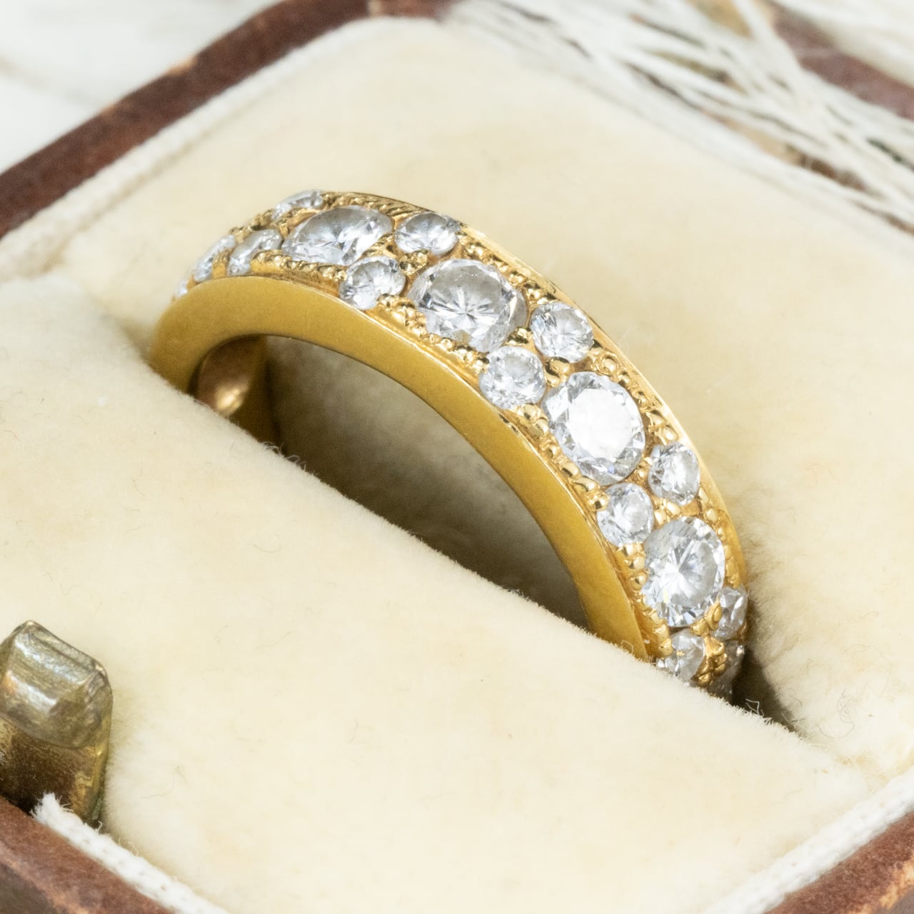 【日本の作品】 K18 デラックスリング グラデーションパヴェ D1.04 ~零れ落ちるような光のシャワーを指先に~ MR00804