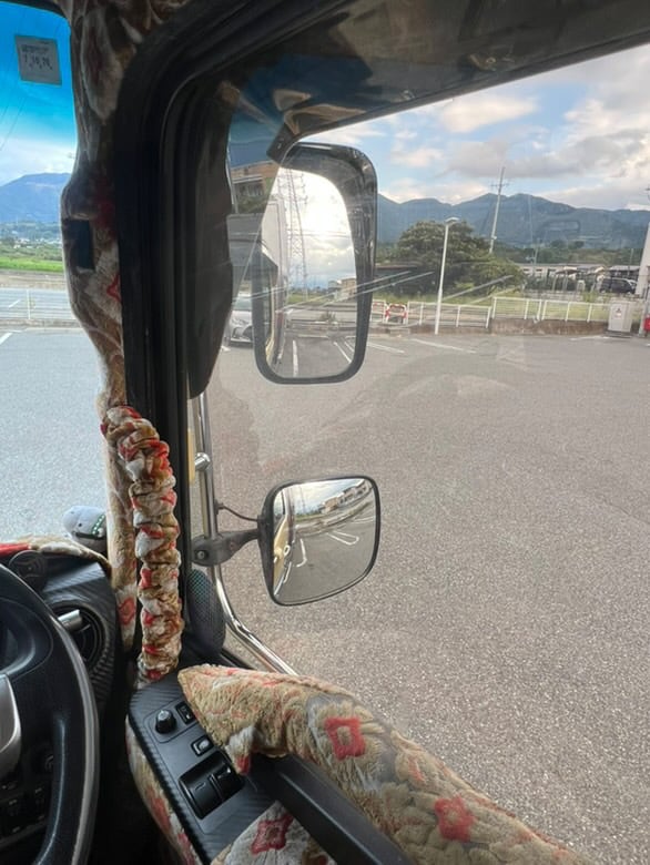 ブロンズ フィルム風には少し遠いサンシェード はめ込み式 | トラック