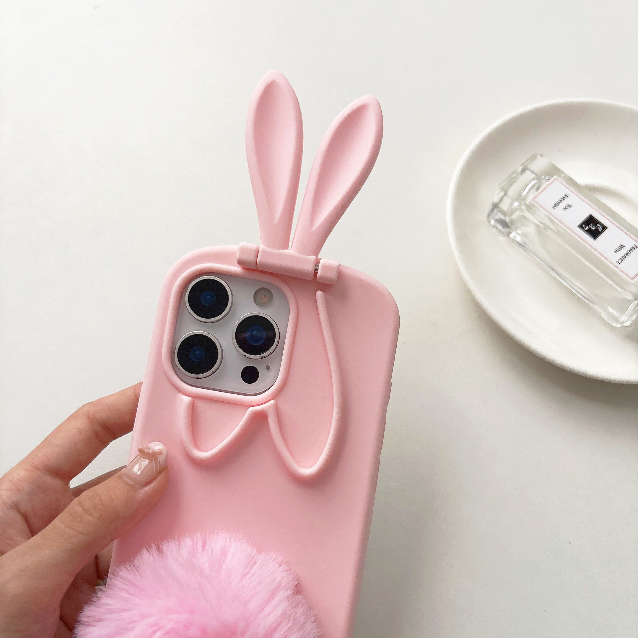 ウサ耳 iPhone 17 16 15 14 13 ケース 可愛い シリコン うさぎ しっぽ
