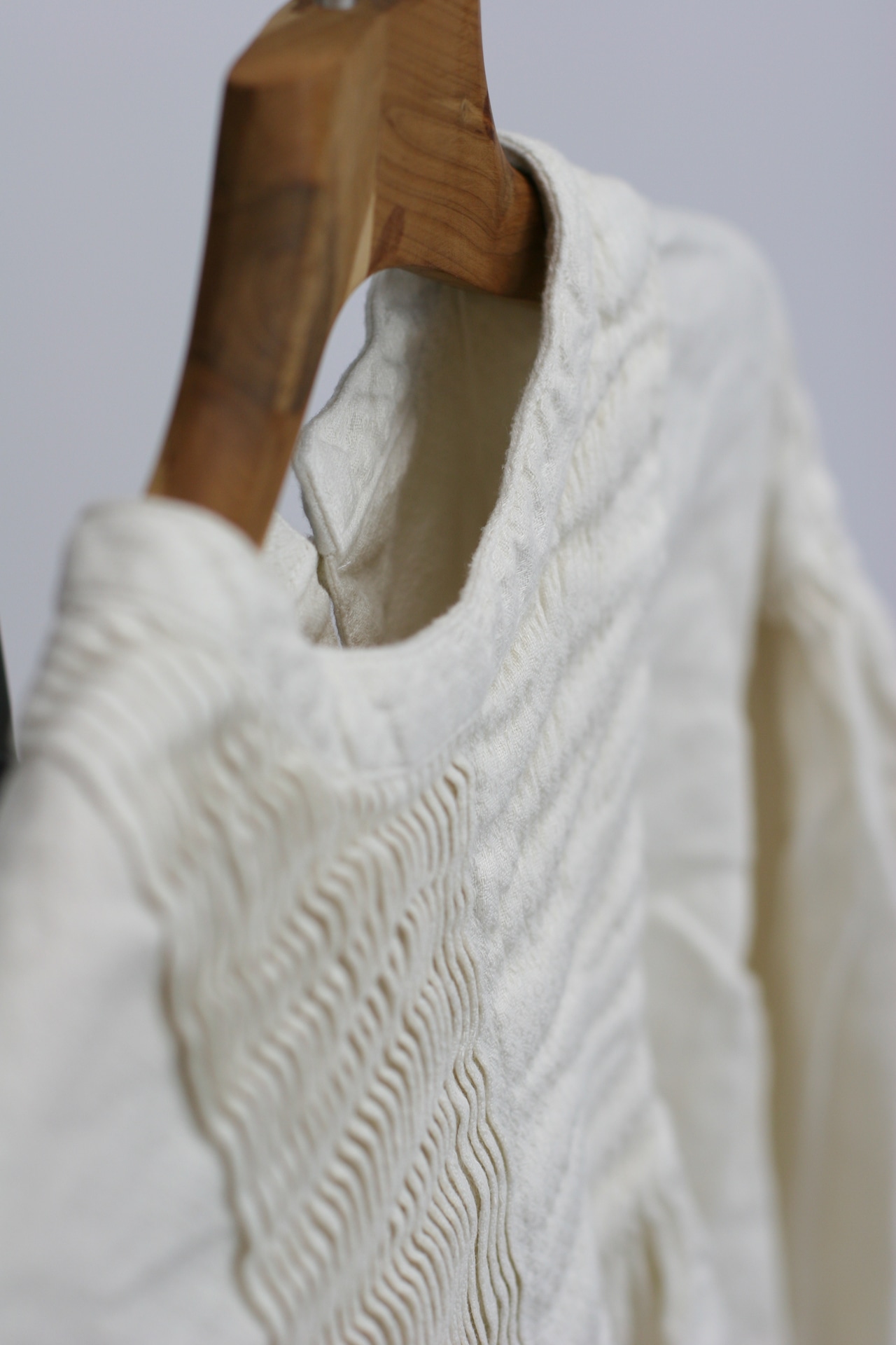 【Gauze#】ANTIQUE JACQUARD PINTUCK BLOUSE(G1112)/ Charcoal・Antique White