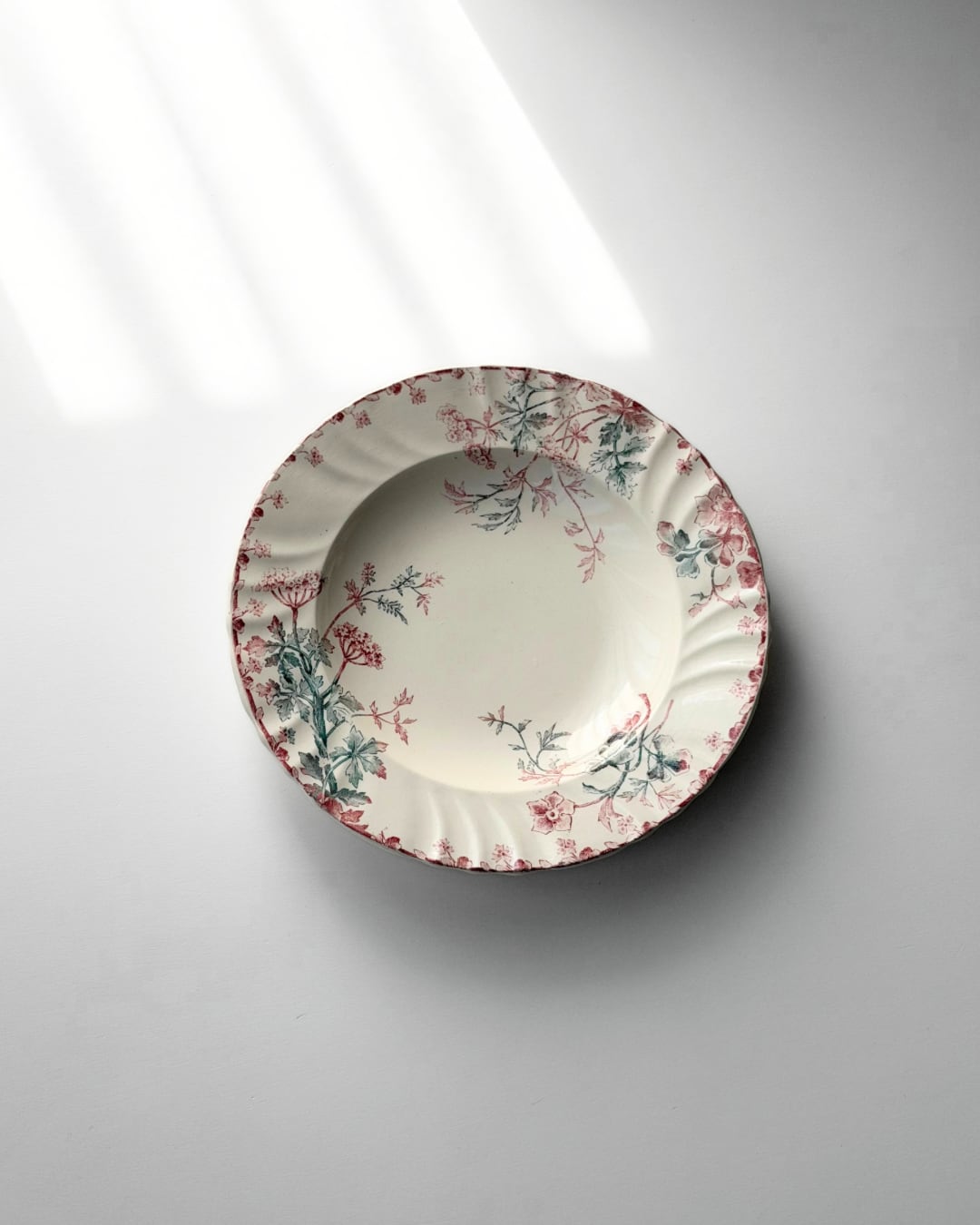 Longwy ロンウィー / “ETE” レースフラワーの深皿プレート b