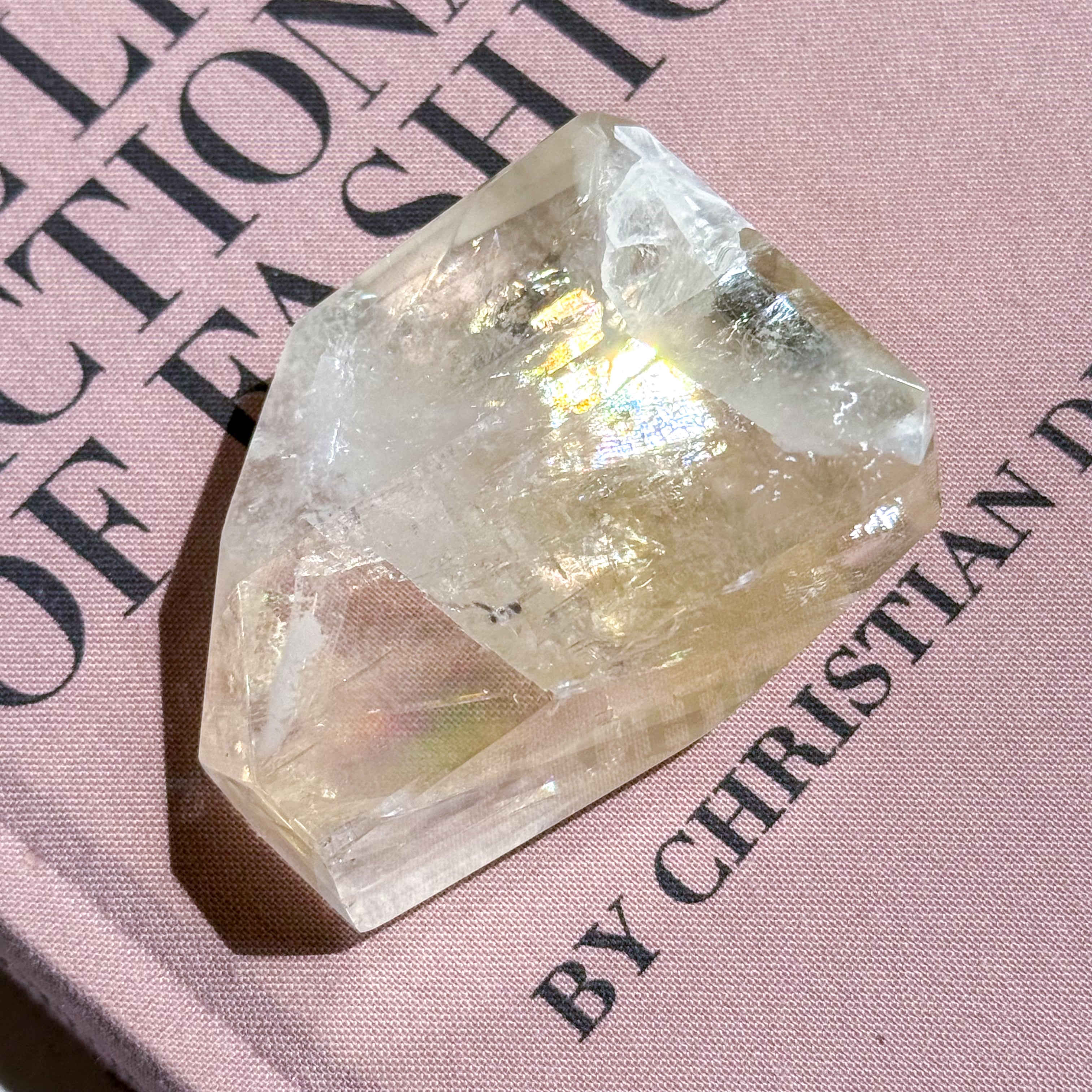 Gem Optical Calcite 2 ✧ ジェムオプティカルカルサイト