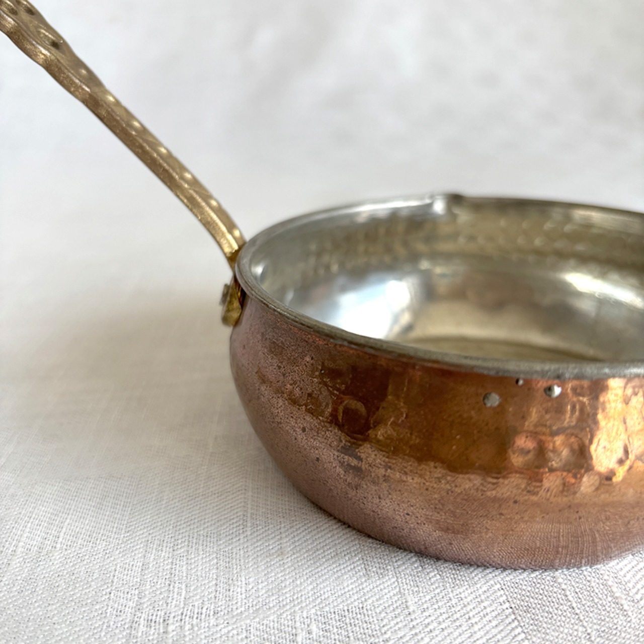 銅片手鍋　銅製小鍋　ソースパン　コーヒーウォーマー　真鍮ハンドル 12kwec23