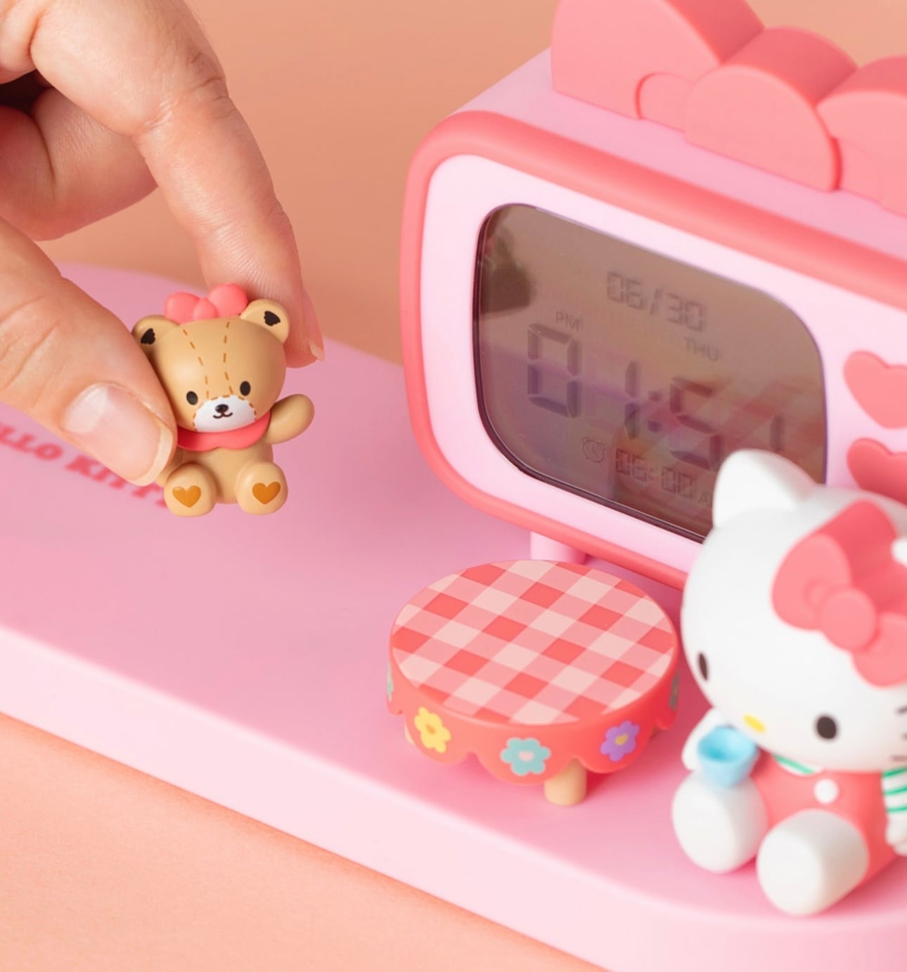 韓国限定 公式】sanrio hello kitty wireless charging clock / ハロー